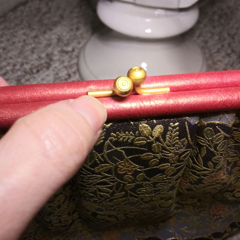 Vintage Red and Gold Floral Clutch - Picture 8 of 11
